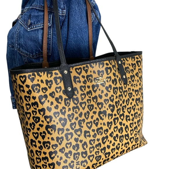 Coach Wild Heart Reversible City Tote Leopard Ocelot - Picture 3 of 13